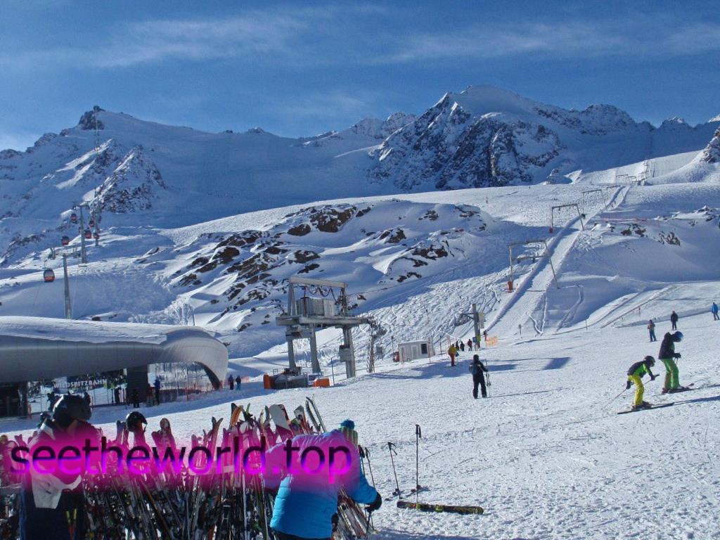 Ski resort - Pitztal - Rifflsee, Austria