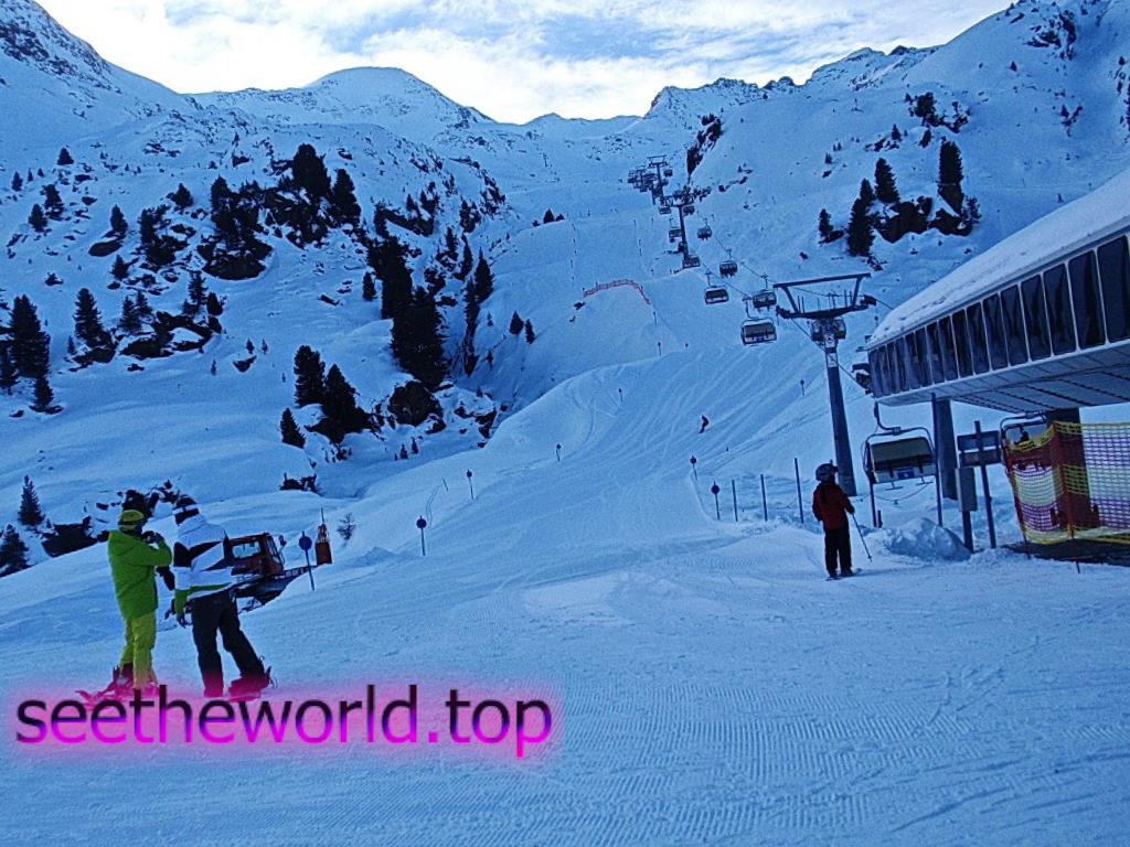 Ski resort - Pitztal - Rifflsee, Austria