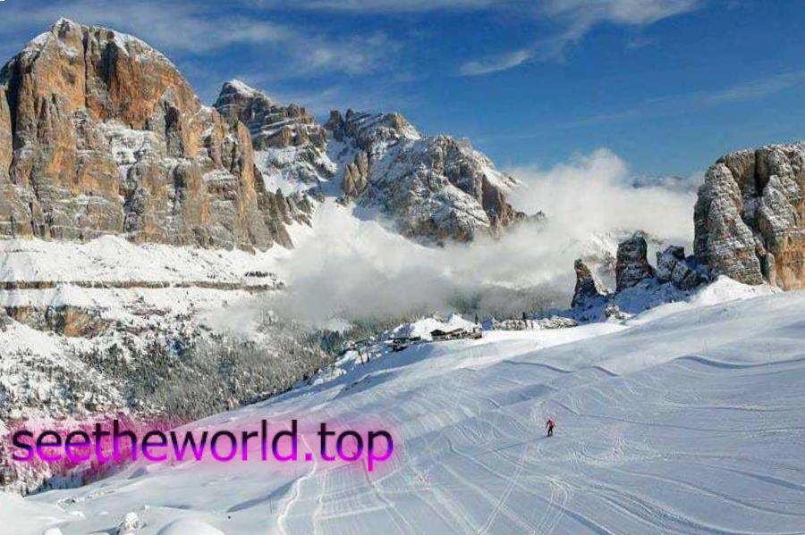 Ski resort Cortina d'Ampezzo (Cortina d'Ampezzo), Italy