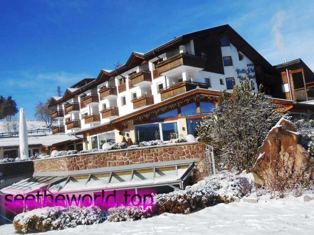 Ski resort Val Gardena (Val Gardena) Italy