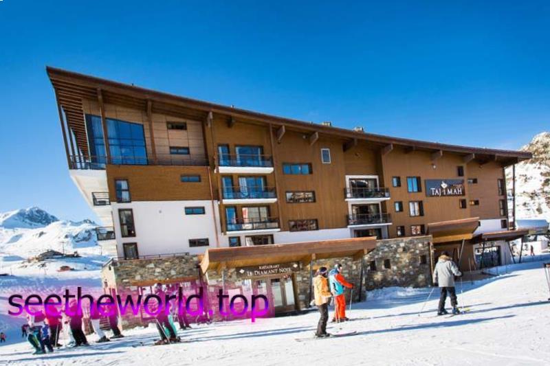 Les Arks ski resort, France