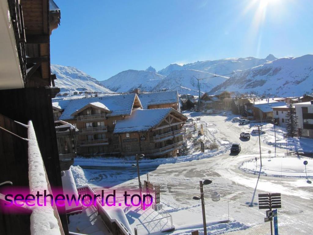 Ski resort Alpe d'Huez (Alpe d'Huez), France