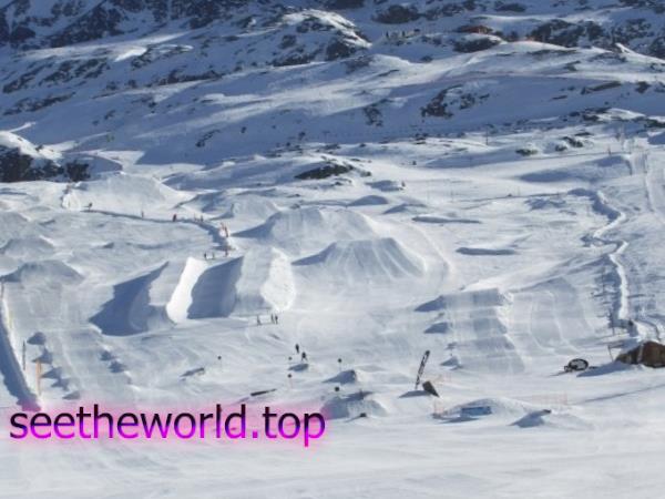 Ski resort Alpe d'Huez (Alpe d'Huez), France