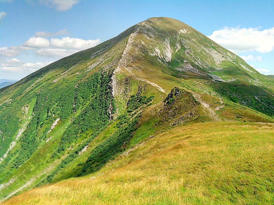 The picturesque nature of the Ukrainian Carpathians