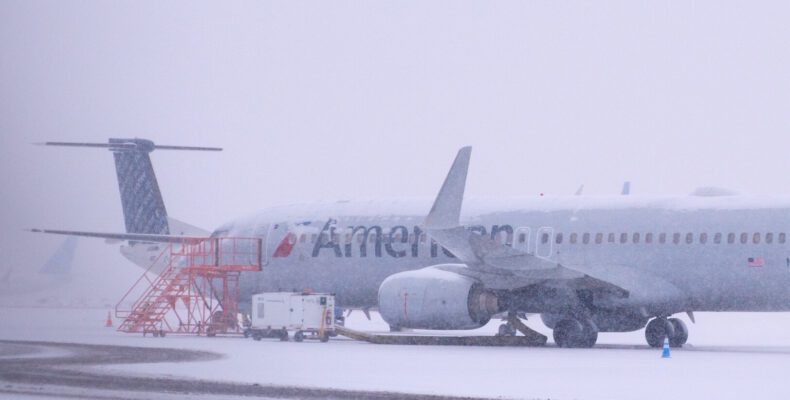 American Airlines Halts Flights on Christmas Eve American Airlines Halts Flights on Christmas Eve