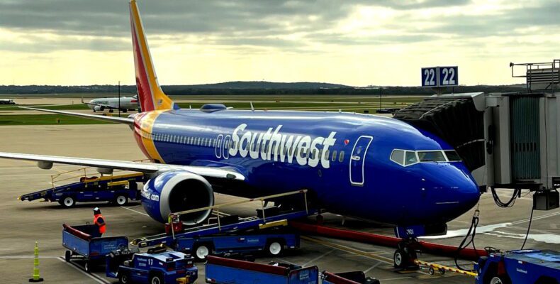 Heroic Air Traffic Controller Avoids Disaster