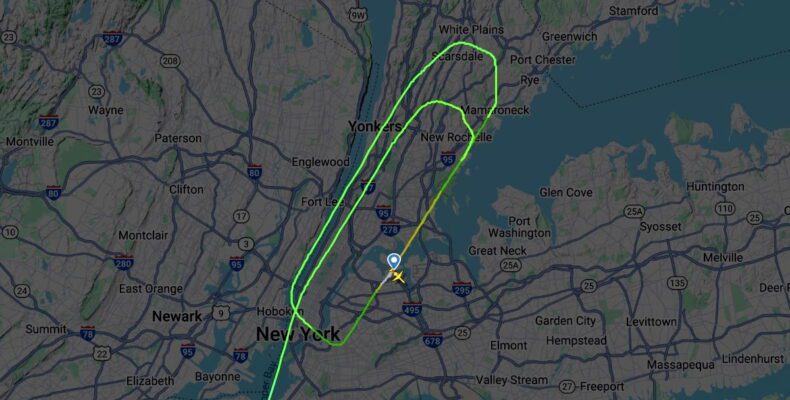 Delta CRJ-900 Experiences Wing Strike Incident