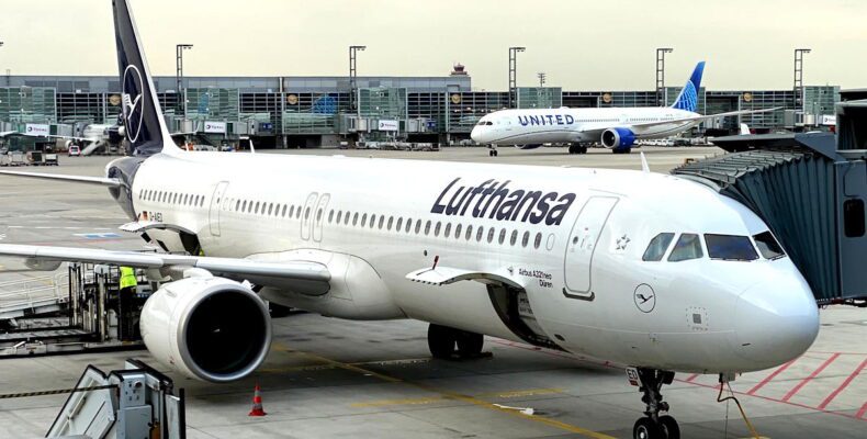 Lufthansa Pilot's Solo Struggle Mid-Flight