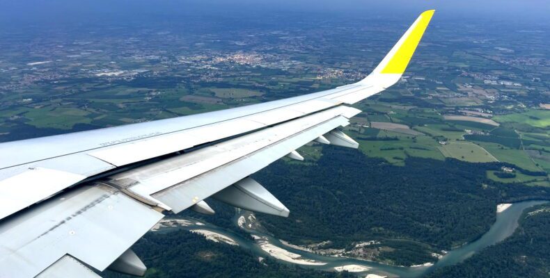 Vueling Crew Demands Ransom for Pilot's Bag