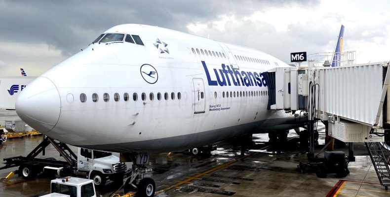 Top 6 Favorite Commercial Airplanes Explored